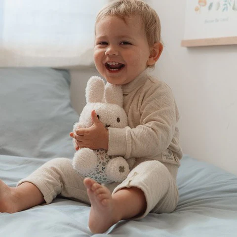 PELUCHE MIFFY LUCKY LEAVES 20cm – Image 4