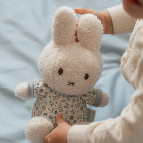 PELUCHE MIFFY LUCKY LEAVES 20cm – Image 3